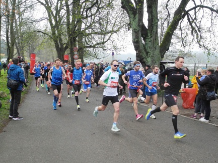 Schweriner Schlosslauf 2023 - Start Hauptlauf 15 km Bild