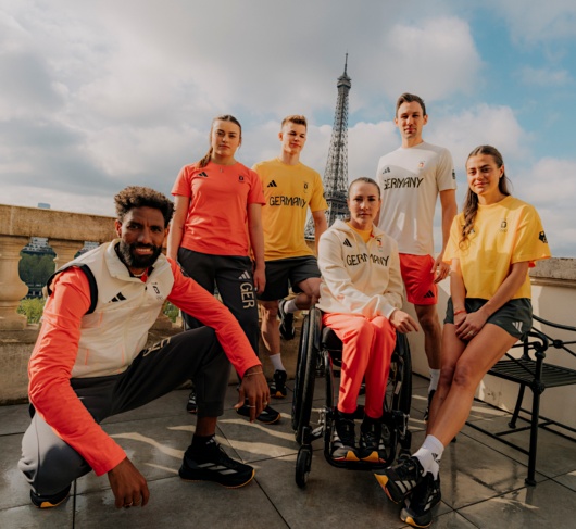 20240418_Team_D_Bekleidung_Paris_2024_Eiffelturm-05 Bild