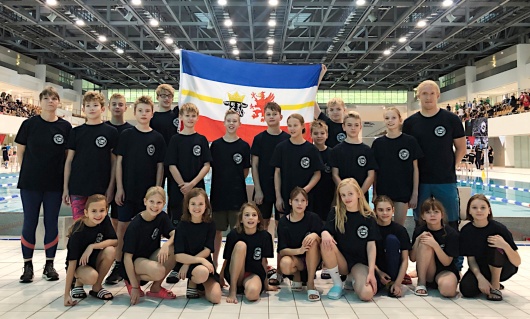/MAKO/News/News-Bilder-2022/20221129_Mannschaft_Schwimmen_Berlin.jpg