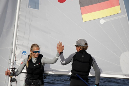 /MAKO/News/News-Bilder-2026/20261005_Malea-Jasper-IDJM-2026-abklatschen.jpg