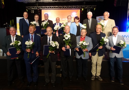 /MAKO/News/news_bilder_2022/20220507_LSB-Ehrennadel_Gruppe_DSC01932.JPG
