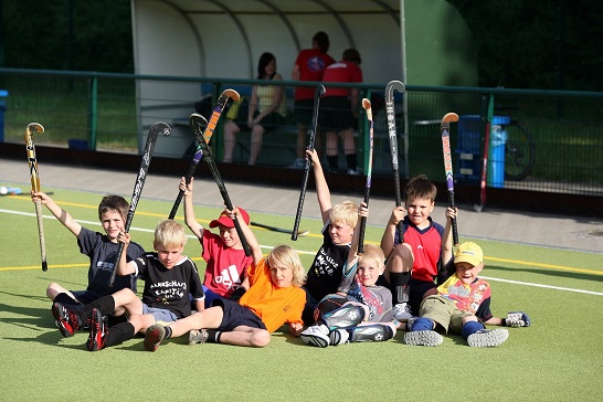 /MAKO/fotogalerien/sportschule_guestrow/Hockey-Kinder-Jubel.JPG