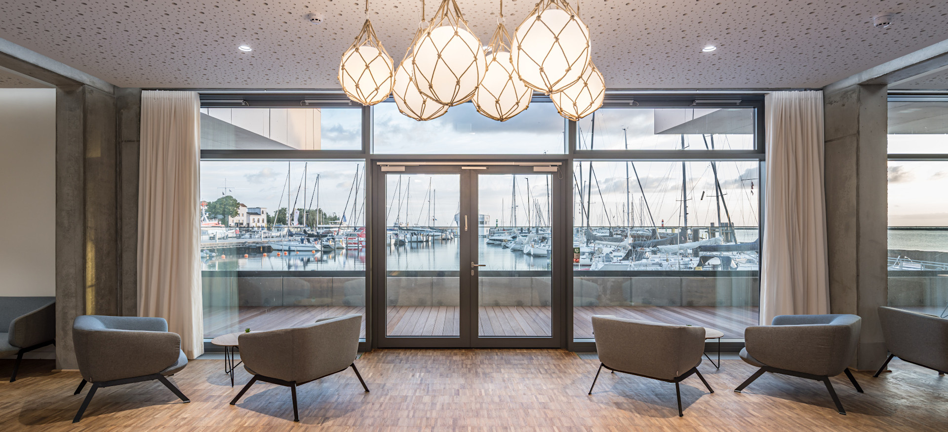 /der-lsb/bilder/sportschulen/sportschule_warnemuende/galerie_zimmer_appartements/Slider_Sitzecken_SSP5449_1920.jpg