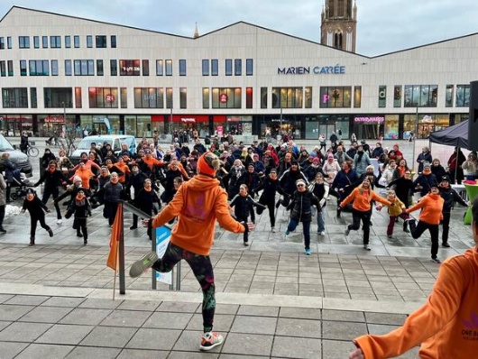 /sportwelten/bilder_sportwelten/07_frauen-im-sport/One-Billion-Rising-2025/01-OBR-2025-NB.JPG?__scale=h:150,w:200 /sportwelten/bilder_sportwelten/07_frauen-im-sport/One-Billion-Rising-2025/01-OBR-2025-NB.JPG?__scale=h:150,w:200